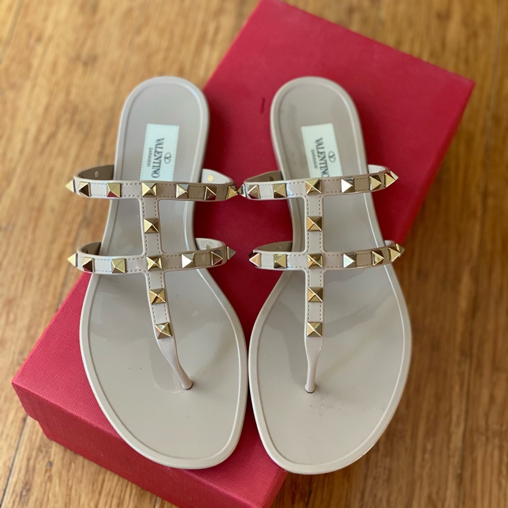 Valentino Garavani Rockstud rubber sandal